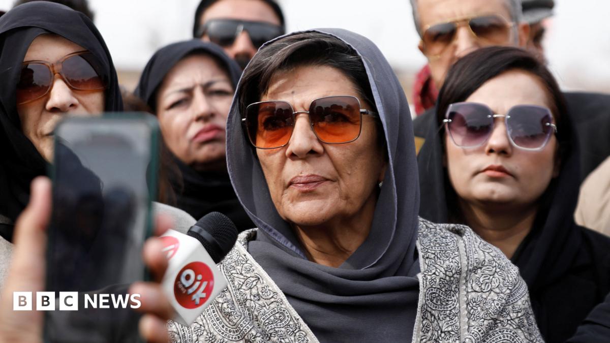 Sister of Pakistan's Imprisoned Former Prime Minister Imran Khan Arrested in Lahore