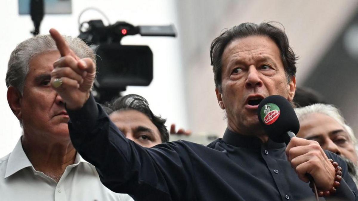 Sister of Pakistan's Imprisoned Former Prime Minister Imran Khan Arrested in Lahore