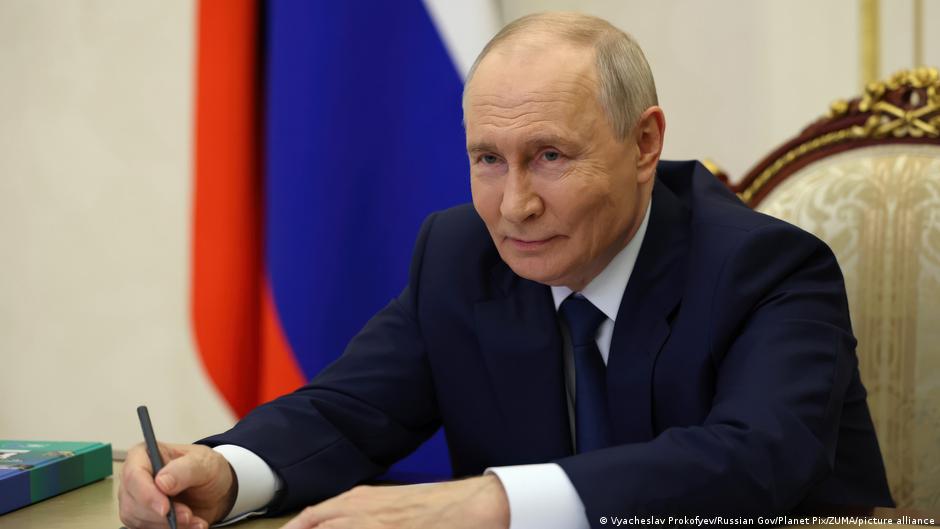 Russia's Ruling United Russia Party Retains Majority in Controlled Parliamentary Election