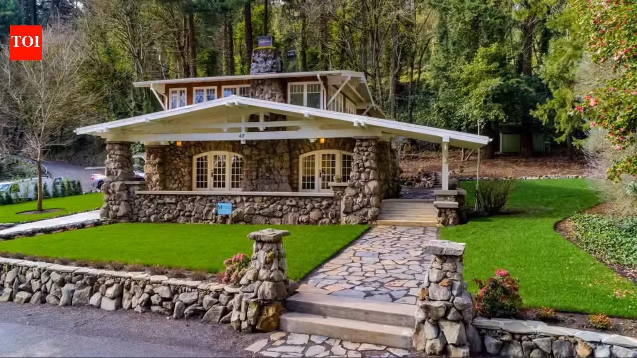 Historic Oregon Craftsman Bungalow Saved from Demolition Sells for $1.47 Million
